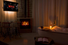 Cabana com lareira, hidro, cavalo, piscina, trilha